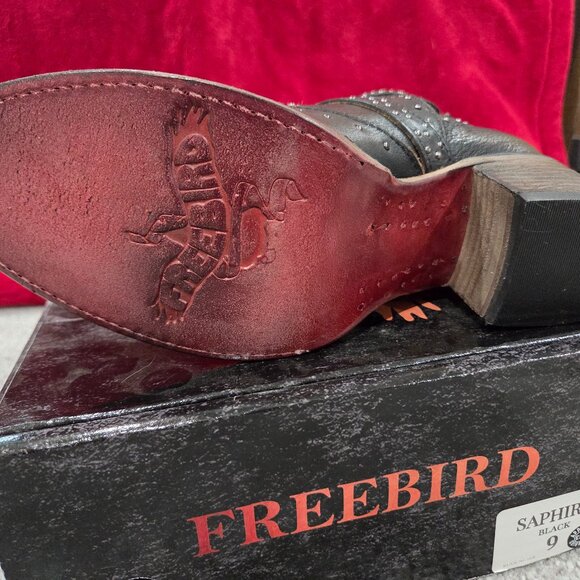 *Brand New* Gorgeous Freebird Saphire bootie with stud detail, size 9 - Picture 7 of 9